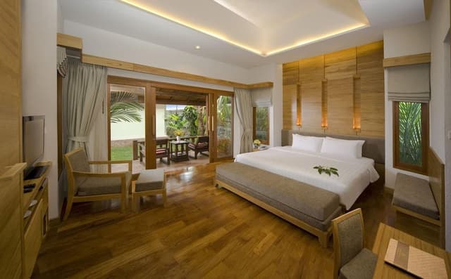 Villa, Garden Area