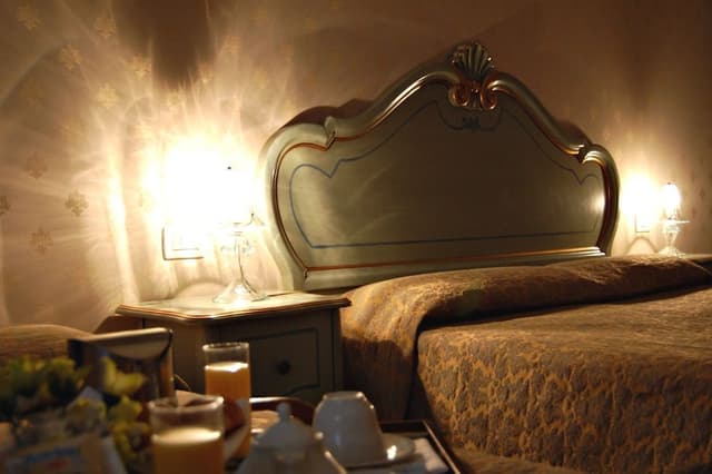 Basic Double Room, 1 Large Twin Bed
