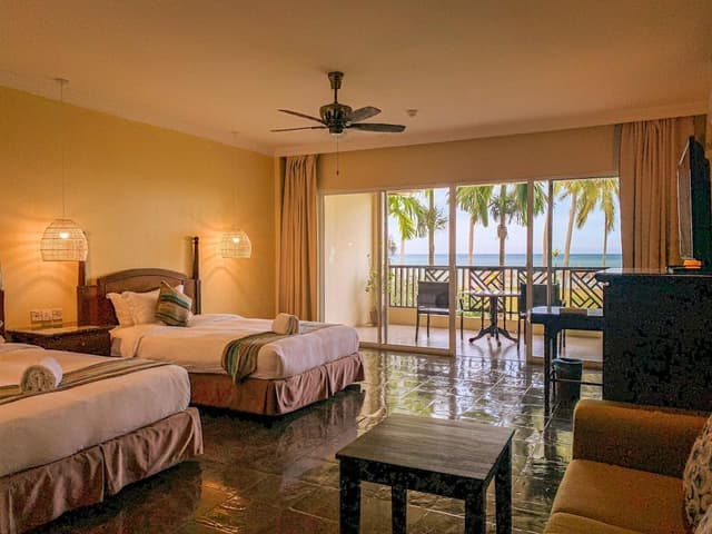 Deluxe Sea View Twin Bed