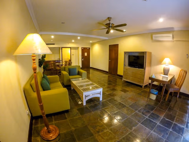 Suite Sea View King Bed