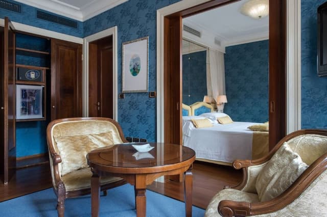 Suite, 1 Double Bed with Sofa bed