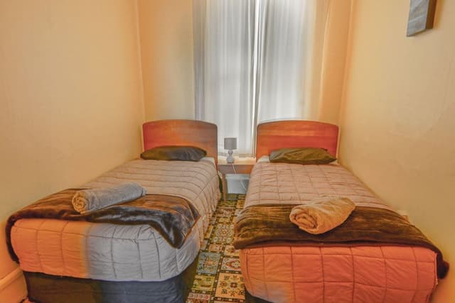 Budget Twin Room, Shared Bathroom