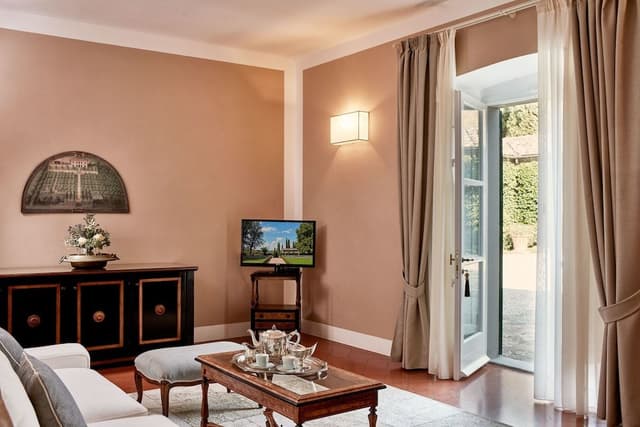 Courtyard Suite