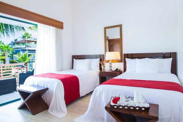 Three-Bedroom Casita with Jacuzzi