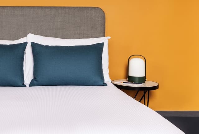 Premium Queen Room, 1 Queen Bed, Non Smoking, Balcony, Shared Bathroom