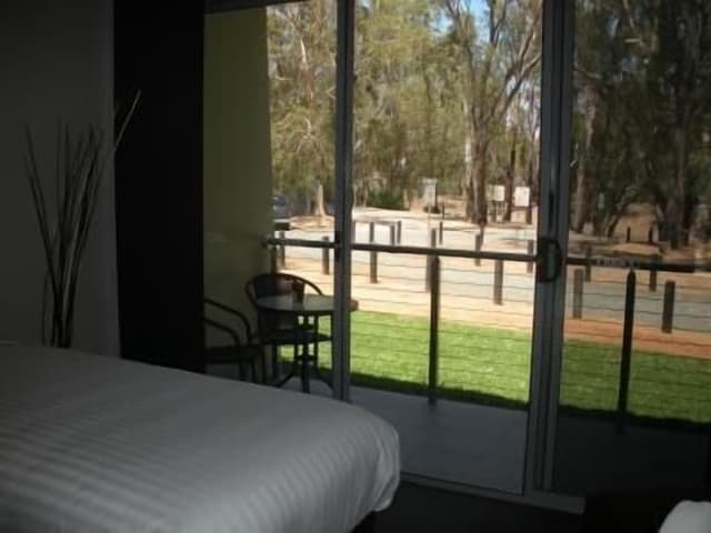 Riverview King Studio