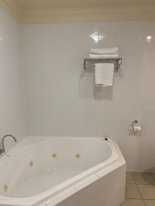 Superior King Spa Suite, Jetted
