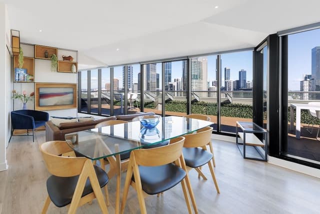 2 Bedroom Penthouse Apartment with Panoramic Views
