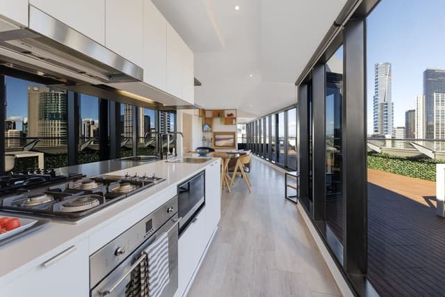 2 Bedroom Penthouse Apartment with Panoramic Views