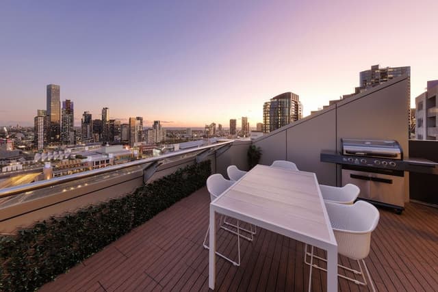 2 Bedroom Penthouse Apartment with Panoramic Views