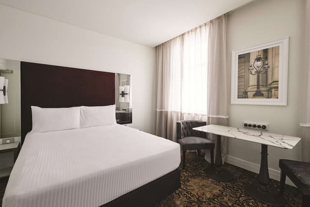 Commerce Heritage Queen Room