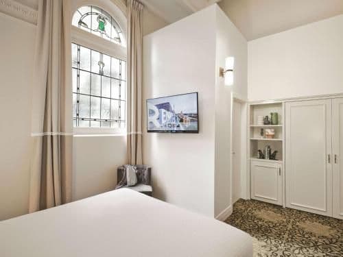Commerce Heritage Queen Room