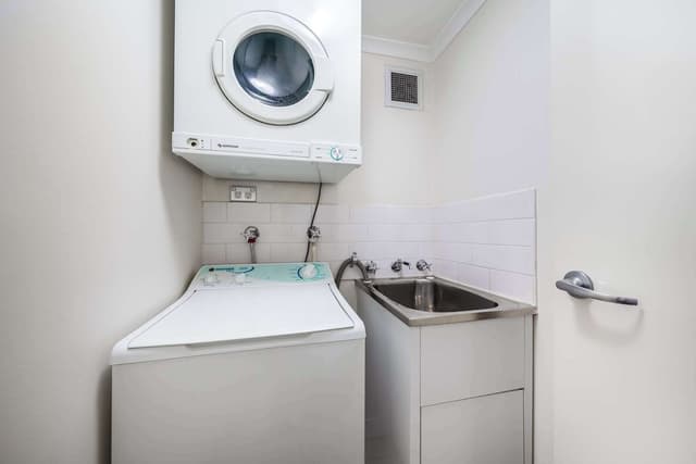 Apartment, 2 Bedrooms (Split Level, No Housekeeping)