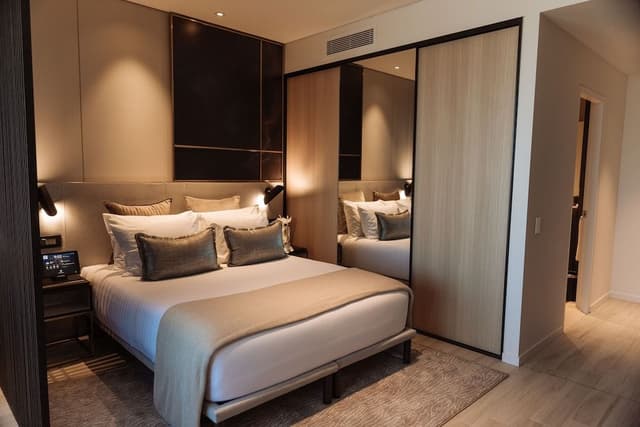 Studio King Apartment with Balcony