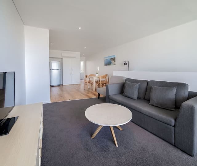 2 Bedroom Premier – Split level – Internal Staircase (Bedrooms on separate levels)