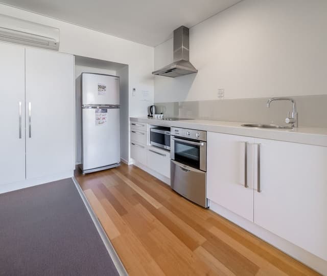 Apartment, 2 Bedrooms – Split level – Internal Staircase (Bedrooms on separate levels)