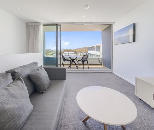 2 Bedroom Premier – Split level – Internal Staircase (Bedrooms on separate levels)