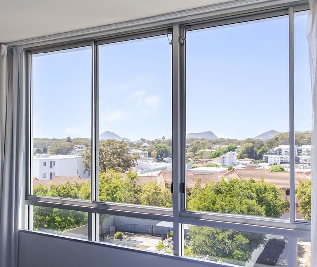 2 Bedroom Premier – Split level – Internal Staircase (Bedrooms on separate levels)