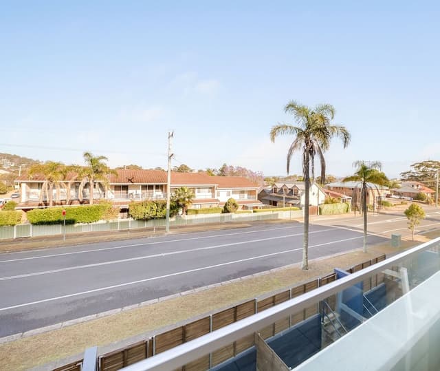 Apartment, 2 Bedrooms – Split level – Internal Staircase (Bedrooms on separate levels)
