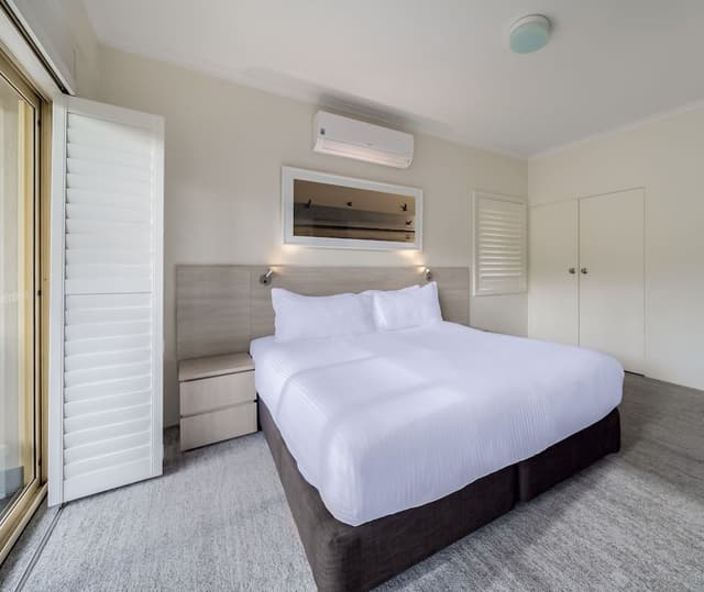 2 Bedroom Lagoon Apartment