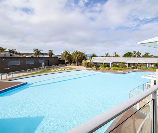 2 Bedroom Dual Key Lagoon Spa Apartment