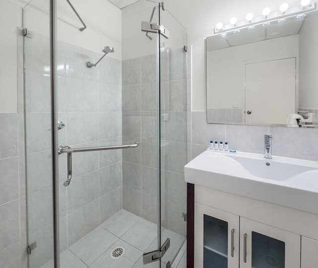 2 Bedroom Lagoon Apartment