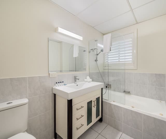 2 Bedroom Lagoon Apartment