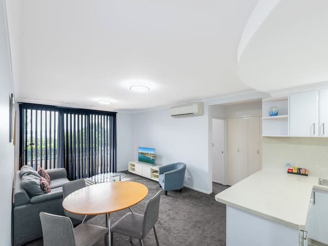 Two Bedroom Lakeview Apartment