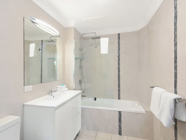 Two Bedroom Lakeview Apartment