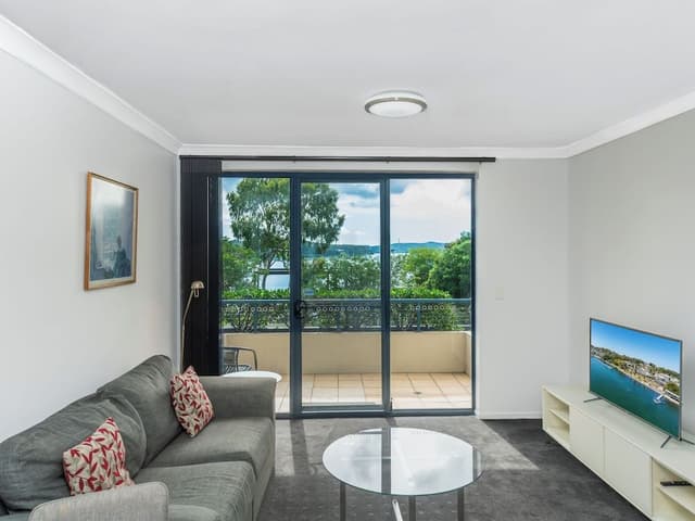 Two Bedroom Lakeview Apartment