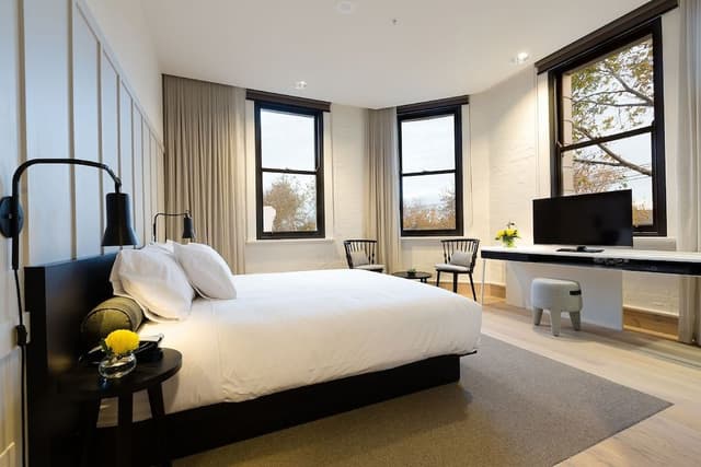 Deluxe Queen Room - Accessible