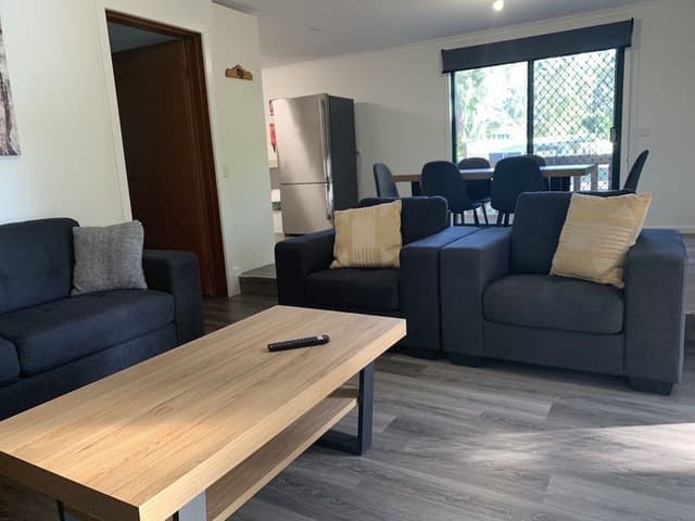 Luxury Cabin, 3 Bedrooms, River View