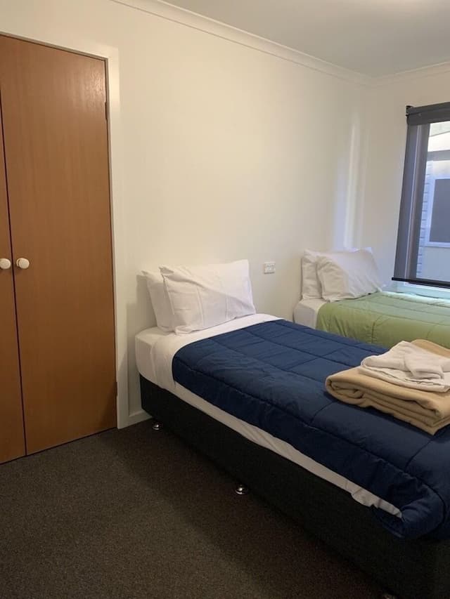 Luxury Cabin, 3 Bedrooms, River View