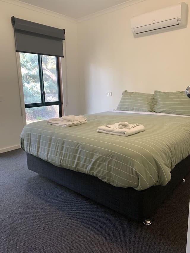 Luxury Cabin, 3 Bedrooms, River View