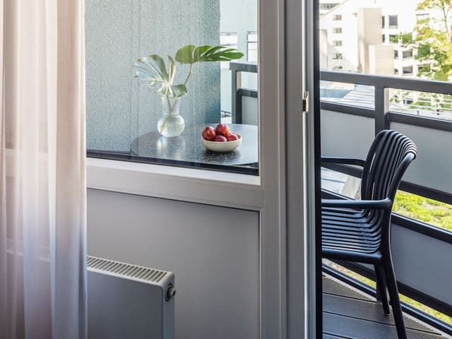Medium Room with Balcony