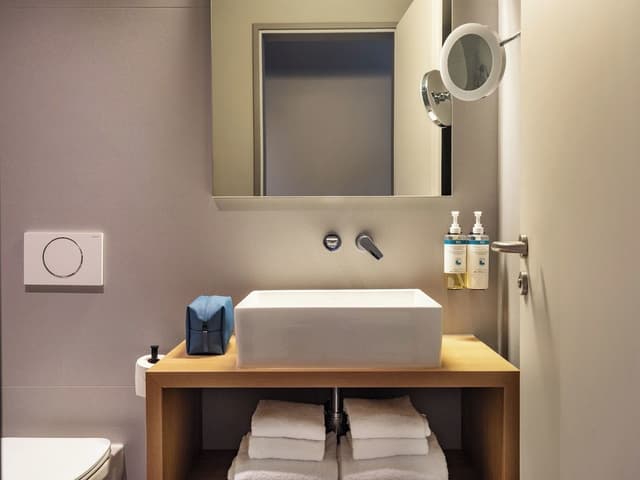 XL Studio, Kitchenette, Balcony and Sofa