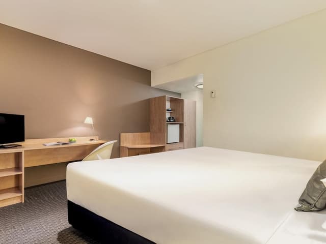 Standard Room, 1 Queen Bed