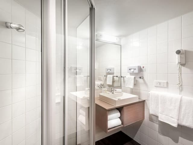 Standard Room, 1 Queen Bed