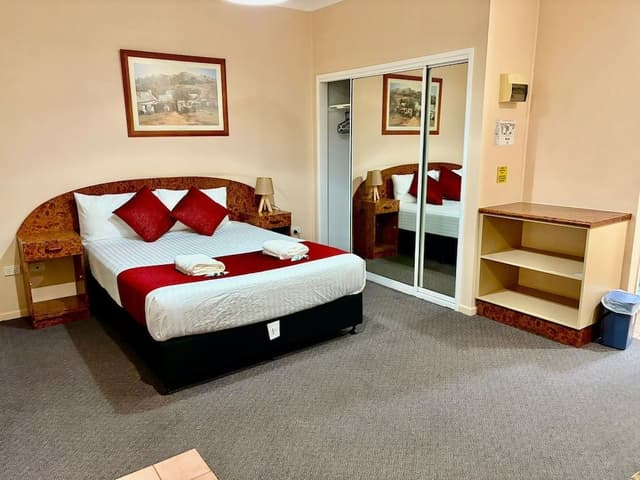 Standard Room, Non Smoking (Standard Queen)