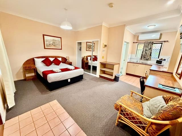 Standard Room, Non Smoking (Standard Queen)
