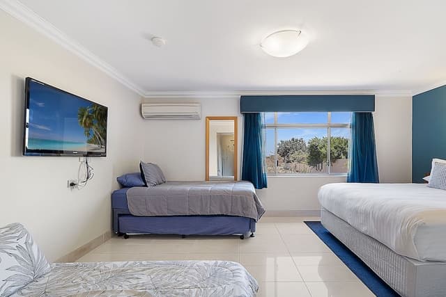 Family Studio, 1 King Bed, Kitchenette, Garden Area