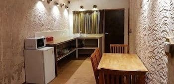 Family Apartment, Private Bathroom (Deluxe)