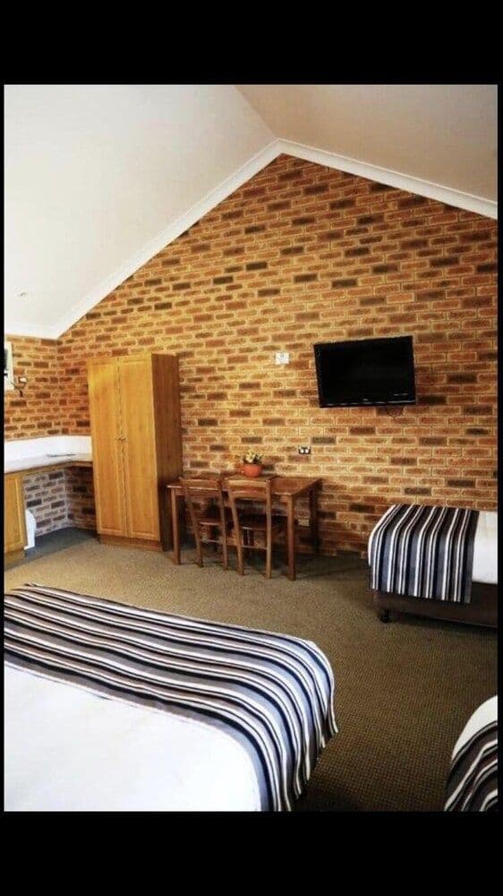 Deluxe Family Room
