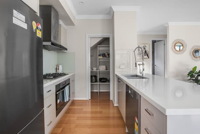 Comfort Townhome, 4 Bedrooms