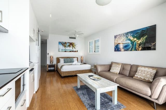 Studio Beach Executive