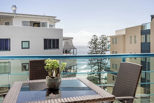 Studio Beach Executive