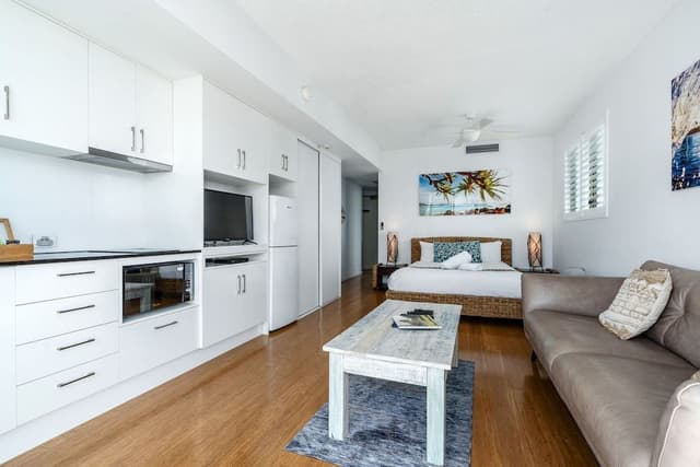Studio Beach Executive