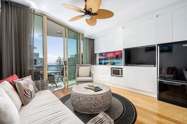 Studio Beach Executive