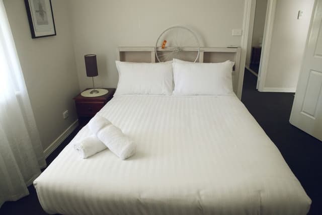 Standard Room, Shared Bathroom (Room 2)