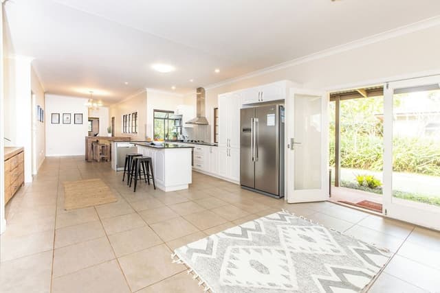 Family House, 4 Bedrooms, Ensuite, Garden View (Wine Makers Cottage)